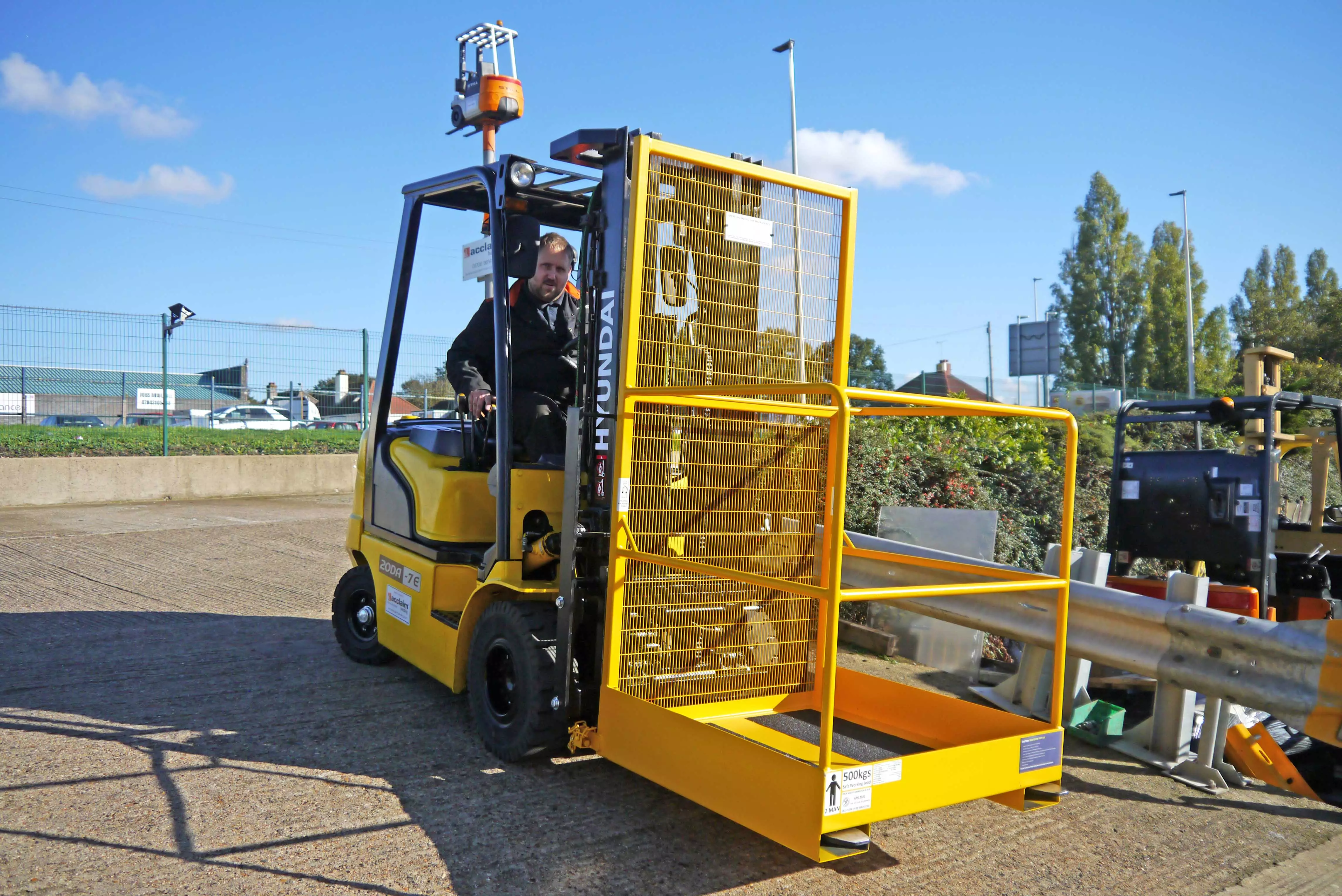 FORKLIFT MAN CAGE ACCESS PLATFORM - LTAP- FRONT VIEW, ATTACHED